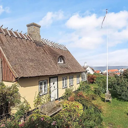 4 Star In Humlebæk