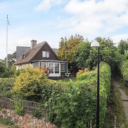 4 Star In Humlebæk